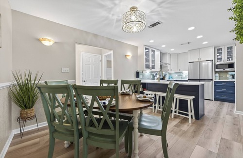 Wright House | Ksweetly's 4-bdrm, 2 bath home, sand Volleyball court; Fort Walton Beach