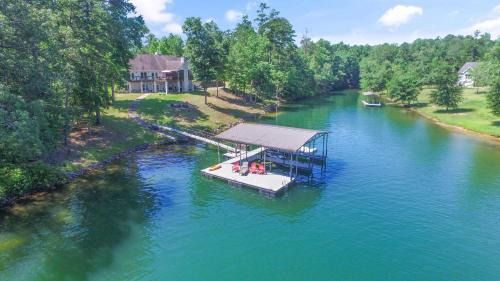 Stoney Point Landing House | L & L Lodge - Six Bedrooms! Popular House And Location!