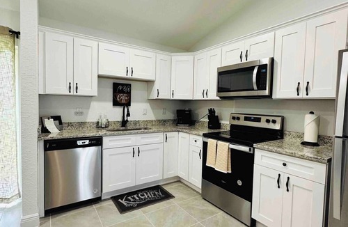 Ocala House | La Haciendita Minutes away from WEC, OBS, FAST & HITS. Located on W Hwy 40!