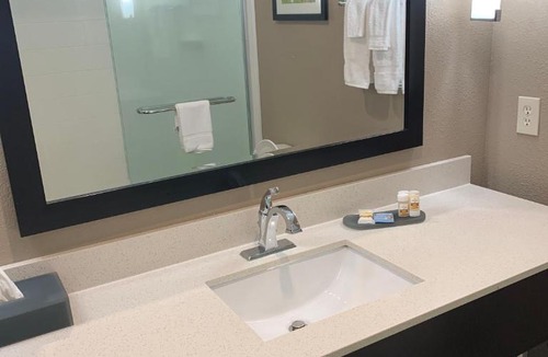 Hattiesburg Hotel | La Quinta by Wyndham Hattiesburg - I-59