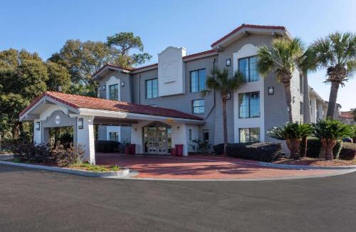 Northeast Pensacola Hotel | La Quinta Inn by Wyndham Pensacola