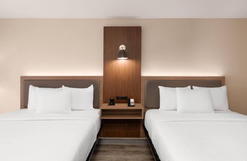 Bessemer Hotel | La Quinta Inn & Suites by Wyndham Bessemer