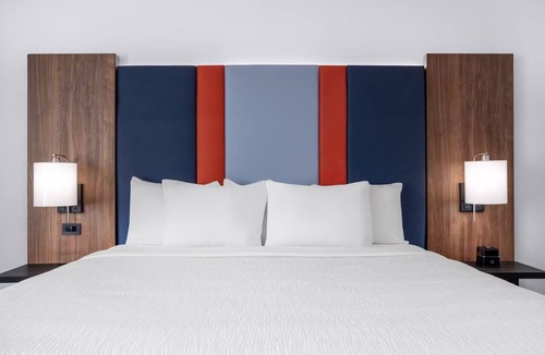Auburn Hotel | La Quinta Inn & Suites by Wyndham Auburn