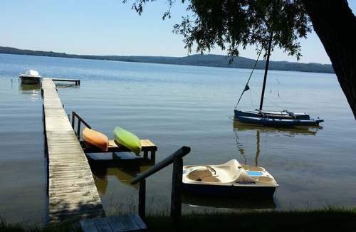Cedar Cottage | LABOR DAY DISCOUNT Best View on Lake Leelanau, Autumn color weekend specials