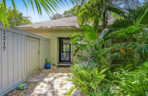 Fernandina Beach House | Lagoon Villa Home w/Private Patio, Serene Views, Great Location, & A/C - Dog OK