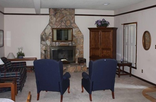 Cordele House | Lake Blackshear's 'Landmark Lodge' Year-Round Rental