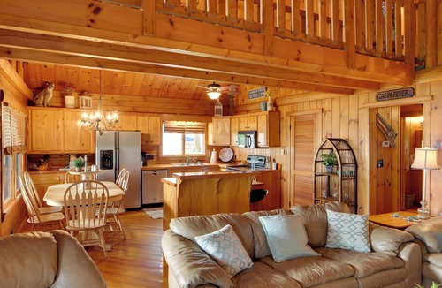 Pomona Park Cabin | Lake Broward Cabin w/Private Boat Launch & Dock!