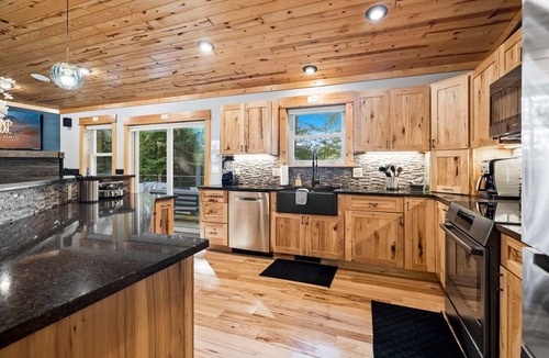 Interlochen House | ✨ Lake Compound | Sauna-Hot Tub-Steam Shower-Cold Plunge