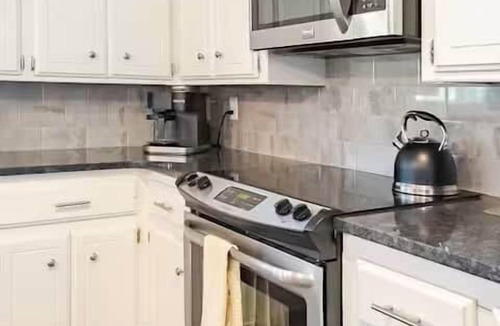 Checotah House | Lake Eufaula Waterfront Retreat: Boat Slip & nearby Sandy Beaches!