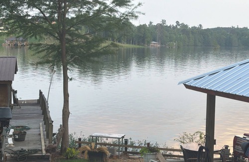 Downsville Cabin | Lake front Cozy 3- br Boat Ramp Outdoor kitchen New pier n 20x20 deck Porch