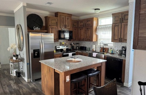 Fruitland House | Lake George getaway