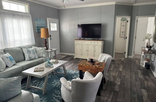 Fruitland House | Lake George getaway