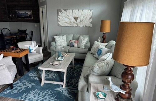 Fruitland House | Lake George getaway