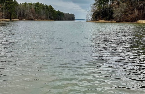Groveoak House | Lake Guntersville - waterfront, boat parking & Eagle watching- sleeps 22