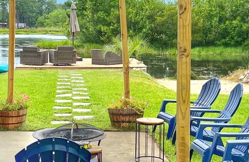 Moultrie House | Lake House Getaway/fisherman’s paradise