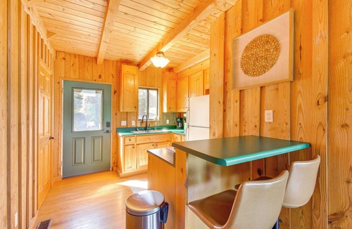 Six Mile Cottage | Lake Keowee Retreat: Idyllic Six Mile Cabin!