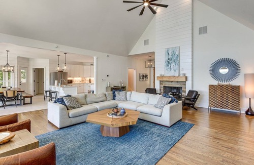 Lake Oconee House | Lake Lyfe Oconee - Game Room, Dock, Firepit