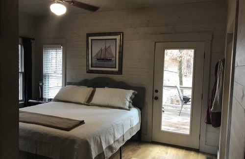 Alexander City Cabin | Lake Martin alabama, Cozy Couple Or Small Family. Pontoon Boat Rentals Available