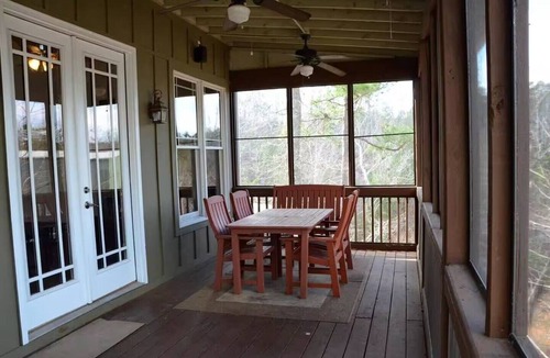 Dadeville Cabin | Lake Martin- Gorgeous Lake Cabin across from Chucks Marina with Boat Slip