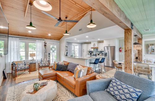 Dadeville House | Lake Martin Retreat w/Private Dock & Boat Launch
