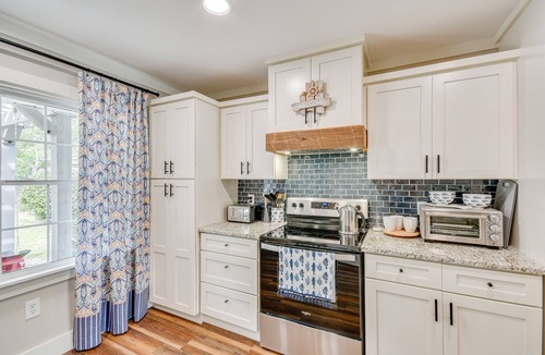 Dadeville House | Lake Martin Retreat w/Private Dock & Boat Launch