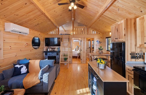 Escanaba Cabin | Lake Michigan Tiny Log Cabin - Fall Color Dates Available!