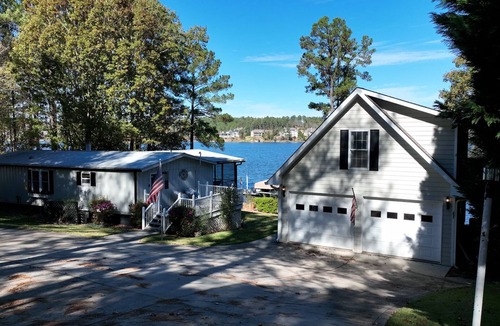 Eatonton House | Lake Oconee - 300ft Private Waterfront, Max Dock, Guesthouse