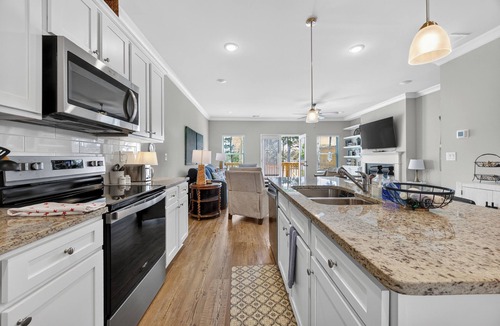 Eatonton Condo | Lake Oconee Lakefront w/Pool, Kayaks & Games