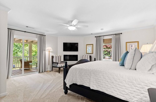 Eatonton House | Lake Oconee|Pet Friendly|4 King Suites|Kayaks +