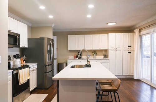 Eatonton House | Lake Retreat: Fish off Private Dock, 7 Kayaks, Firepit, Sleeps 12