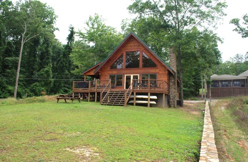 Eclectic Cabin | Lake Side Log Cabin, Private Dock, Movie Sunrise Views!