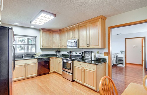 Umatilla House | Lake Smith Getaway w/Dock: Families Welcome!