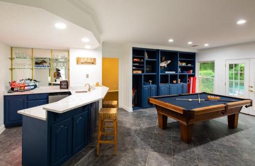 Northport House | Lake T Retreat - Sunset - Pool - Putting Green