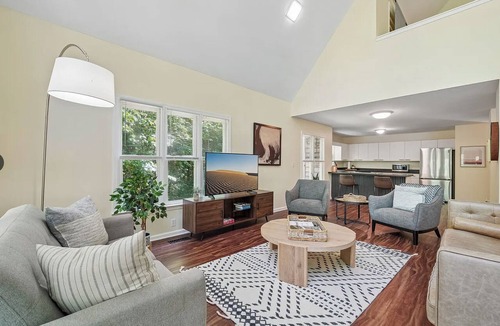 Northport House | ♥ Lake Tuscaloosa Retreat - Family Friendly - High Speed WiFi