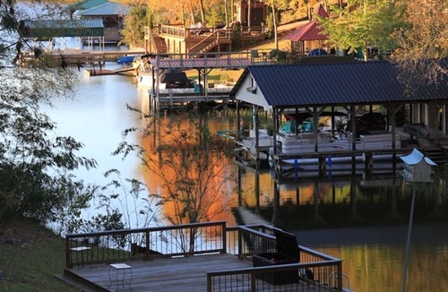 Northport House | Lake Tuscaloosa Waterfront Home--great for friends, families, and Bama parents!