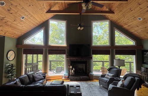 Wedowee House | Lake Wedowee Family Retreat-6 BR/3.5 BA-On the water, fire pit, private dock