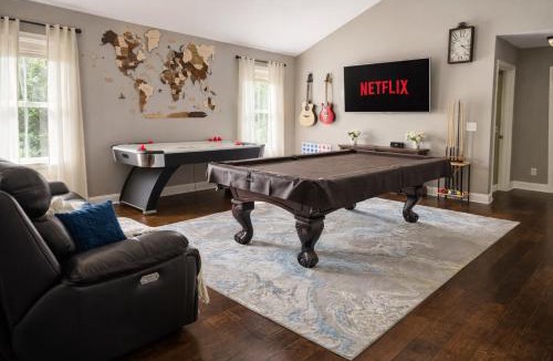 Upatoi House | Lakefront 6BR house with Pool, Game Room & Private Pier