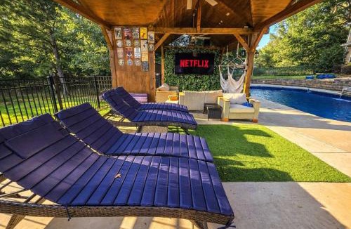 Upatoi House | Lakefront 6BR house with Pool, Game Room & Private Pier
