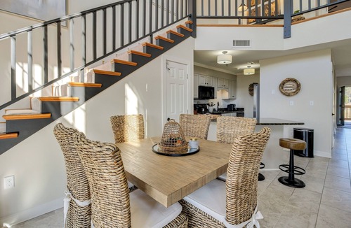 Guntersville Condo | Lakefront Condo 3 Mi to Historic Guntersville!