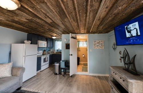Muscle Shoals House | Lakefront Condo Near Town and Marina with Firepit Joys