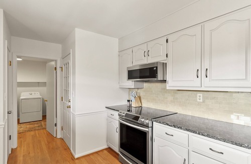 Northport House | Lakefront Escape Dock & Porch Near UA Gameday