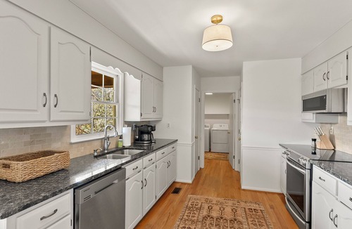Northport House | Lakefront Escape Dock & Porch Near UA Gameday