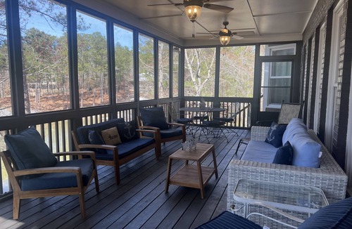 Shady Bay House | Lakefront Family Home on Lake Martin with Private Boat Launch