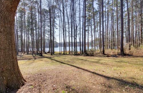 Groveoak House | Lakefront Guntersville Base: Boat Parking & Power!
