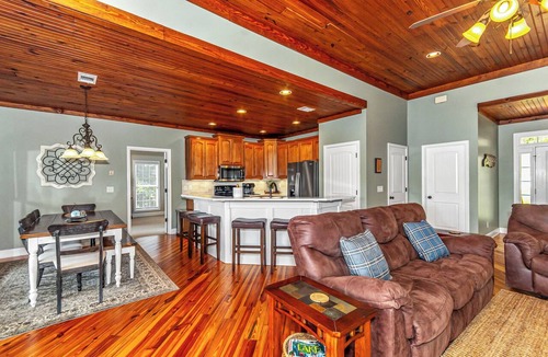 Pleasure Point House | Lakefront Home with Views! 40 minutes to Auburn