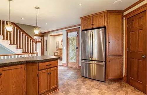 Six Lakes House | Lakefront House Great for Bachelorette Parties and Reunions