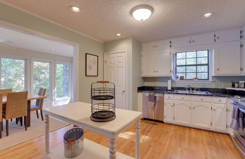 Lineville House | Lakefront Lineville Retreat w/Private Dock!