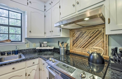 Lineville House | Lakefront Lineville Retreat w/Private Dock!