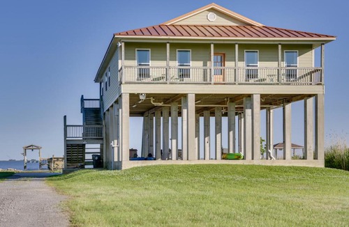 Lake Catherine House | Lakefront NOLA Home w/Hot Tub & Views!