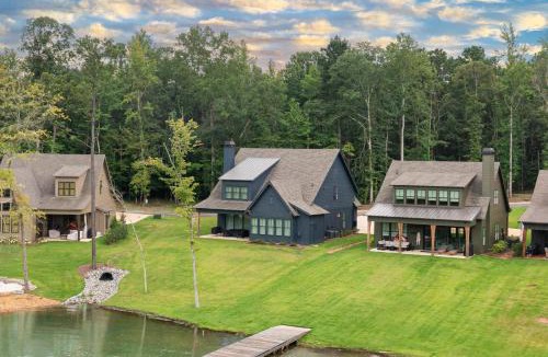 Dadeville House | Lakefront Retreat Dock, Kayaks, Fire Pit, EV Charging